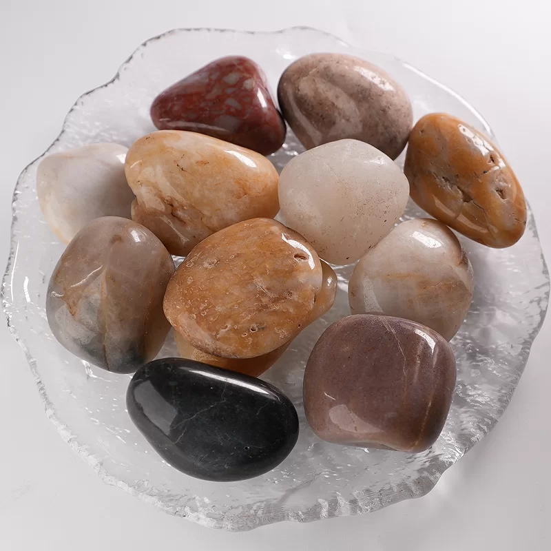 Natūralūs spalvingi / balti / juodi / geltoni trinkelių akmenys parko apželdinimui